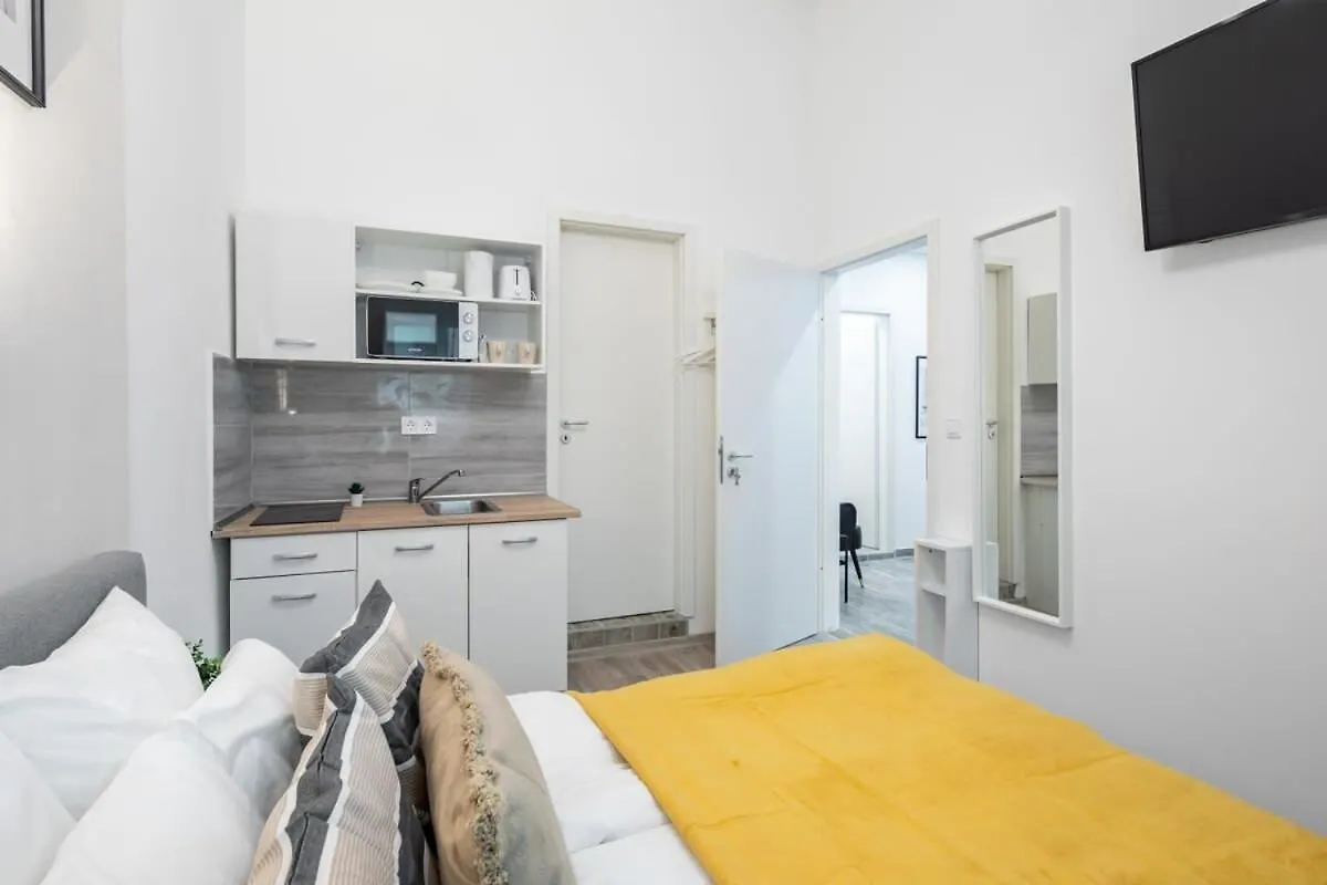 Ultra Central Studio Budapest 0*,  Hungary