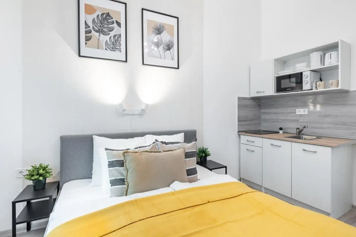 Ultra Central Studio Budapest Apartment